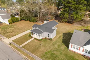 102 E Purvis St, Robersonville, NC 27871 - Photo 8