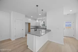 709 W Hayes St, Burgaw, NC 28425 - Photo 12