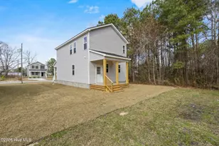 709 W Hayes St, Burgaw, NC 28425 - Photo 32