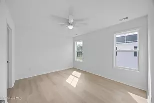 709 W Hayes St, Burgaw, NC 28425 - Photo 18
