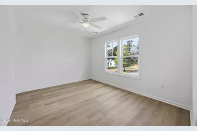 711 W Hayes Street, Burgaw, NC 28425 - Photo 28