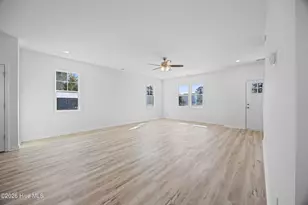 310 S Vann St, Burgaw, NC 28425 - Photo 10