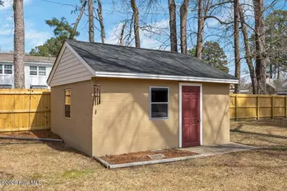 1307 N Respess Street, Washington, NC 27889 - Photo 38
