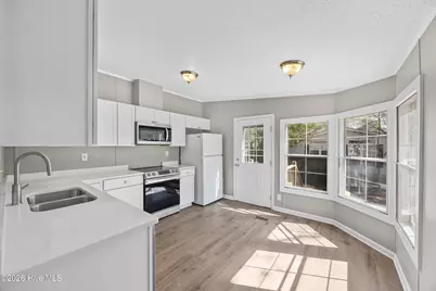 805 Red Lighthouse Lane, Wilmington, NC 28412 - Photo 6