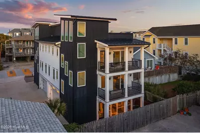 8 E Columbia Street E #B, Wrightsville Beach, NC 28480 - Photo 2