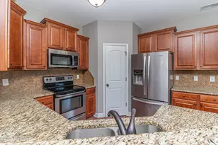 102 E Lake Dr, Goldsboro, NC 27534 - Photo 14