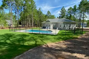 102 Roxburgh Ct, West End, NC 27376 - Photo 8