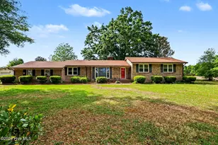 875 Wynn Rd, Clinton, NC 28328 - Photo 1