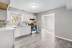 214 Kerry Ct, Jacksonville, NC 28546 - Photo 10