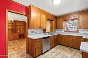 219 E Ridge St, Rose Hill, NC 28458 - Photo 8