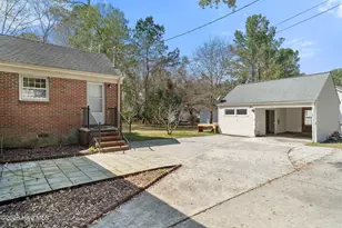 219 E Ridge St, Rose Hill, NC 28458 - Photo 24