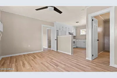 300 Richlands Avenue #1, Jacksonville, NC 28540 - Photo 4