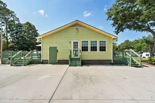 210 NE 52nd St, Oak Island, NC 28465 - Photo 6