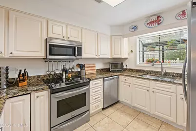 211 Inland Greens Circle, Wilmington, NC 28405 - Photo 12