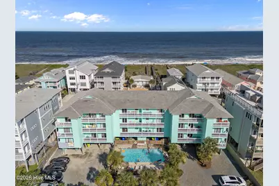 1013 N Carolina Beach Avenue N #Unit 1d, Carolina Beach, NC 28428 - Photo 1