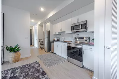 1102 Castle Street #202, Wilmington, NC 28401 - Photo 2