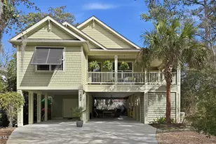 332 NE 40th St, Oak Island, NC 28465 - Photo 2