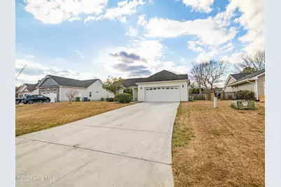302 Whirlaway Boulevard, Sneads Ferry, NC 28460 - Photo 2
