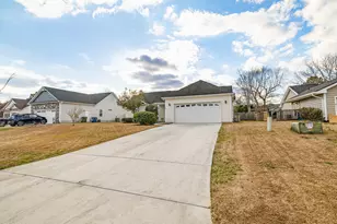 302 Whirlaway Blvd, Sneads Ferry, NC 28460 - Photo 2