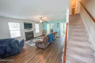 102 Gadson Ct, Richlands, NC 28574 - Photo 6