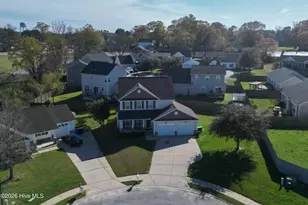 102 Gadson Ct, Richlands, NC 28574 - Photo 2