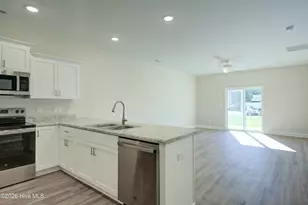 215 Sandpiper Pl, Holly Ridge, NC 28445 - Photo 4