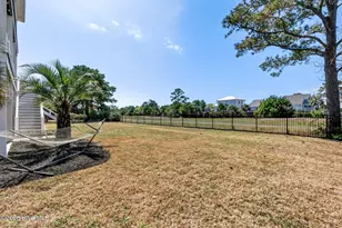 8124 Lakeview Dr, Wilmington, NC 28412 - Photo 40