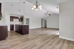 762 Quiet Mdw Dr, Jacksonville, NC 28546 - Photo 8