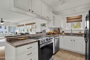 304 S Causeway Dr, Wrightsville Beach, NC 28480 - Photo 18