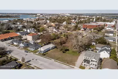 309 Pollock Street, Beaufort, NC 28516 - Photo 10