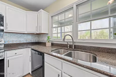 1316 Fairbanks Court, Jacksonville, NC 28546 - Photo 12