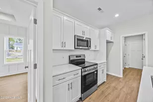 406 Alice Ln, Burgaw, NC 28425 - Photo 12