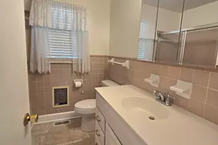 214 E Bladen St, Bladenboro, NC 28320 - Photo 30