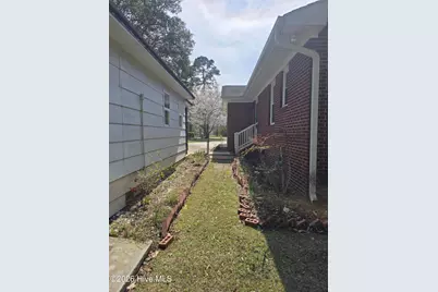 214 E Bladen Street, Bladenboro, NC 28320 - Photo 8