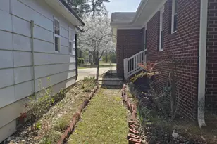 214 E Bladen St, Bladenboro, NC 28320 - Photo 8