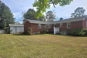 214 E Bladen St, Bladenboro, NC 28320 - Photo 4
