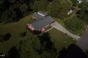 214 E Bladen St, Bladenboro, NC 28320 - Photo 4