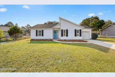 214 W Volant Street, Hubert, NC 28539 - Photo 1