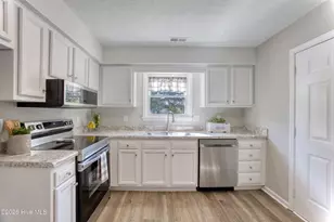 214 W Volant St, Hubert, NC 28539 - Photo 10