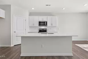 289 Maddox Dr, Aberdeen, NC 28315 - Photo 6