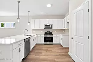 925 Rialto Ln, Ayden, NC 28513 - Photo 8