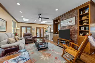 205 W Hedgelawn Way, Southern Pines, NC 28387 - Photo 12