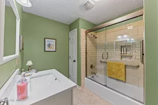 205 W Hedgelawn Way, Southern Pines, NC 28387 - Photo 26
