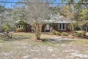 811 Memory Ln, Southport, NC 28461 - Photo 2