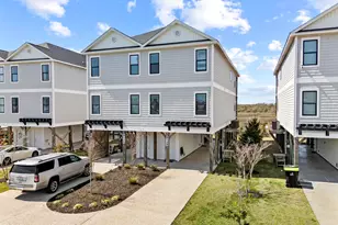 813 N New River Dr, Surf City, NC 28445 - Photo 2