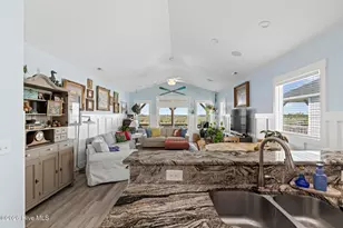 813 N New River Dr, Surf City, NC 28445 - Photo 12