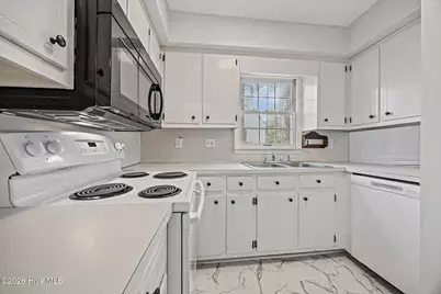 1502 Hollybriar Lane, Greenville, NC 27858 - Photo 40
