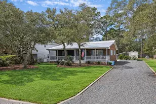 309 NE 41st St, Oak Island, NC 28465 - Photo 4