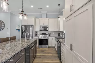 638 S Fourth Avenue, Kure Beach, NC 28449 - Photo 18