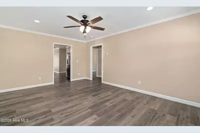 214 N Walnut Street, Rose Hill, NC 28458 - Photo 6